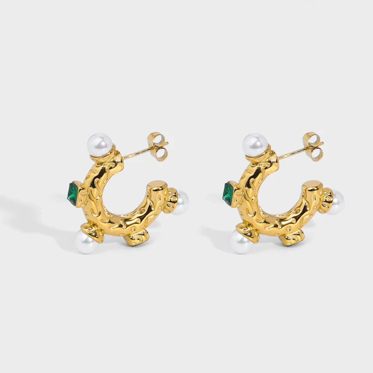 Pal's emerald Earrings