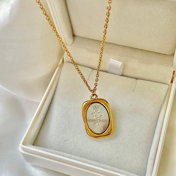 Mirror Carved Rose Pendant -18K