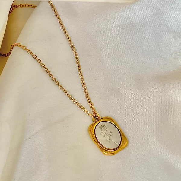 Mirror Carved Rose Pendant -18K