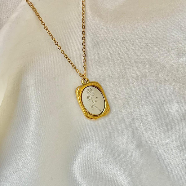 Mirror Carved Rose Pendant -18K