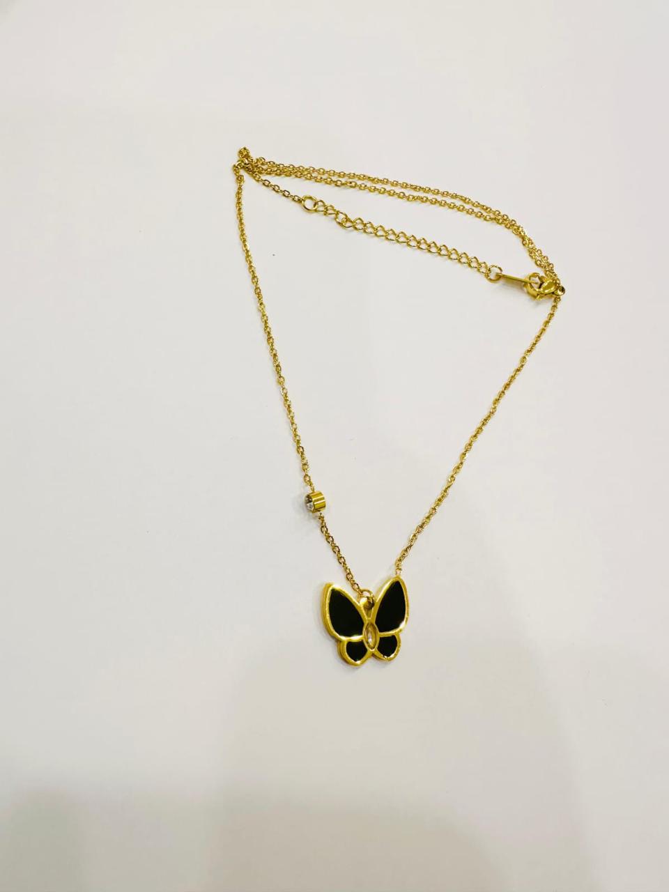 Butterfly necklace Black_white