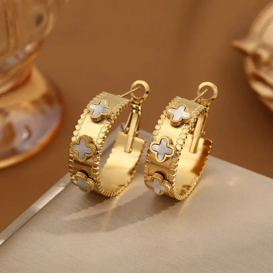 3 clover Black_White Earring