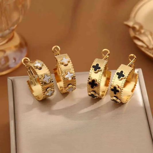 3 clover Black_White Earring