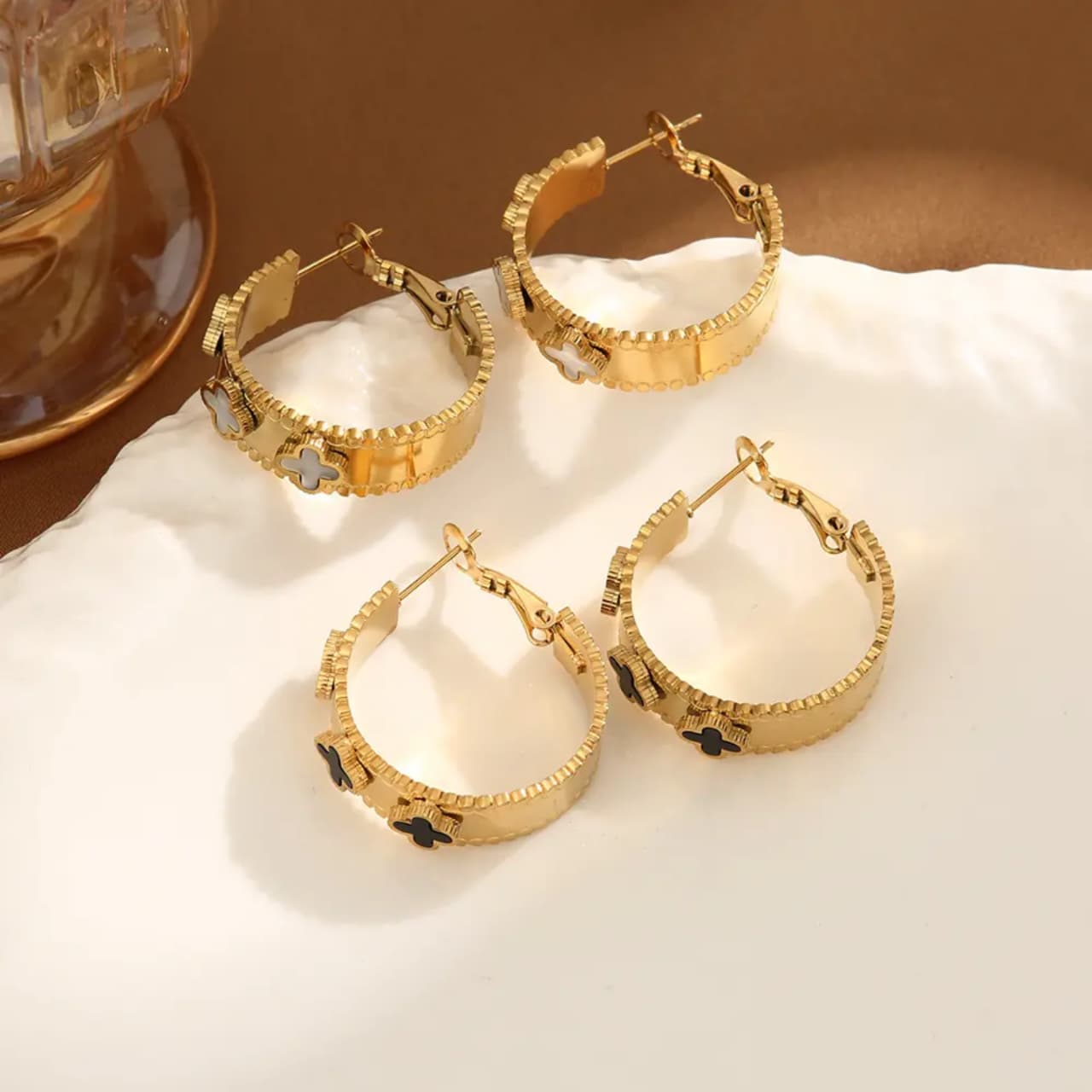3 clover Black_White Earring