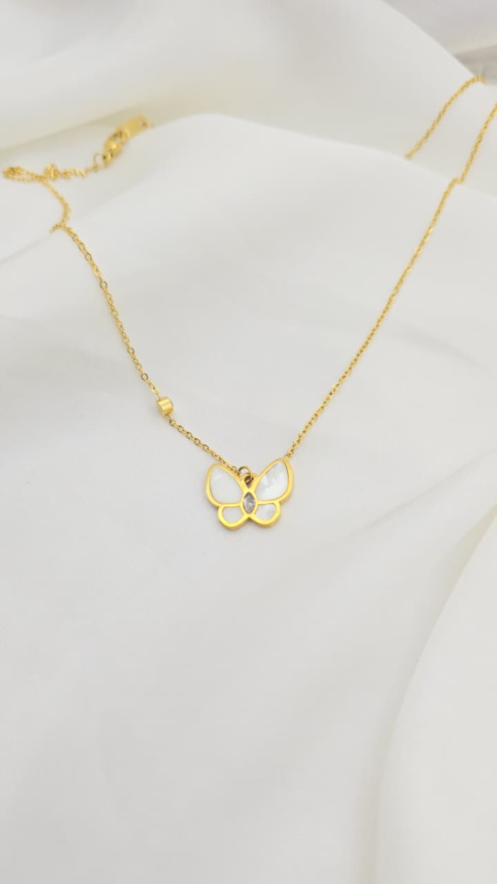 Butterfly necklace Black_white